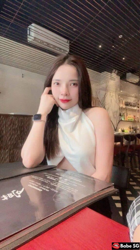 Poster image of 🇻🇳 Liuyi 🔥 21 YO Vietnamese Cutie – Friendly & Alluring Vibes